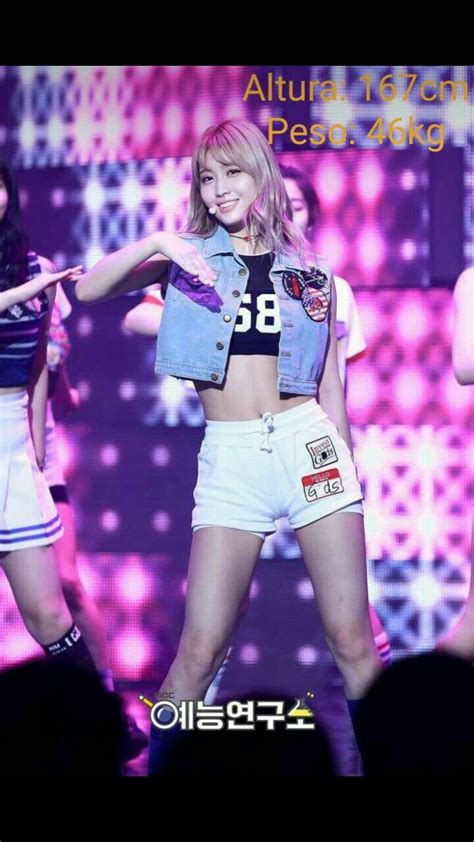 cuanto pesa momo de twice.